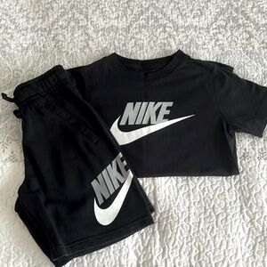 Boys kids nike set(shorts &t-shirt).Size S.